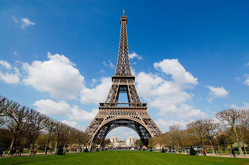 Эйфелевая башня Парижа